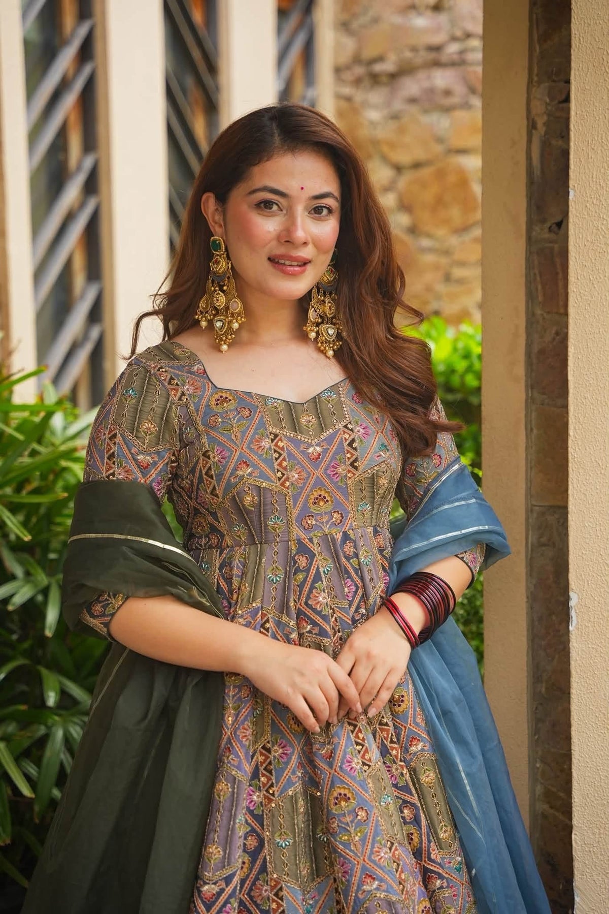 Beautiful Embroidered Anarkali Suit Set ❤️