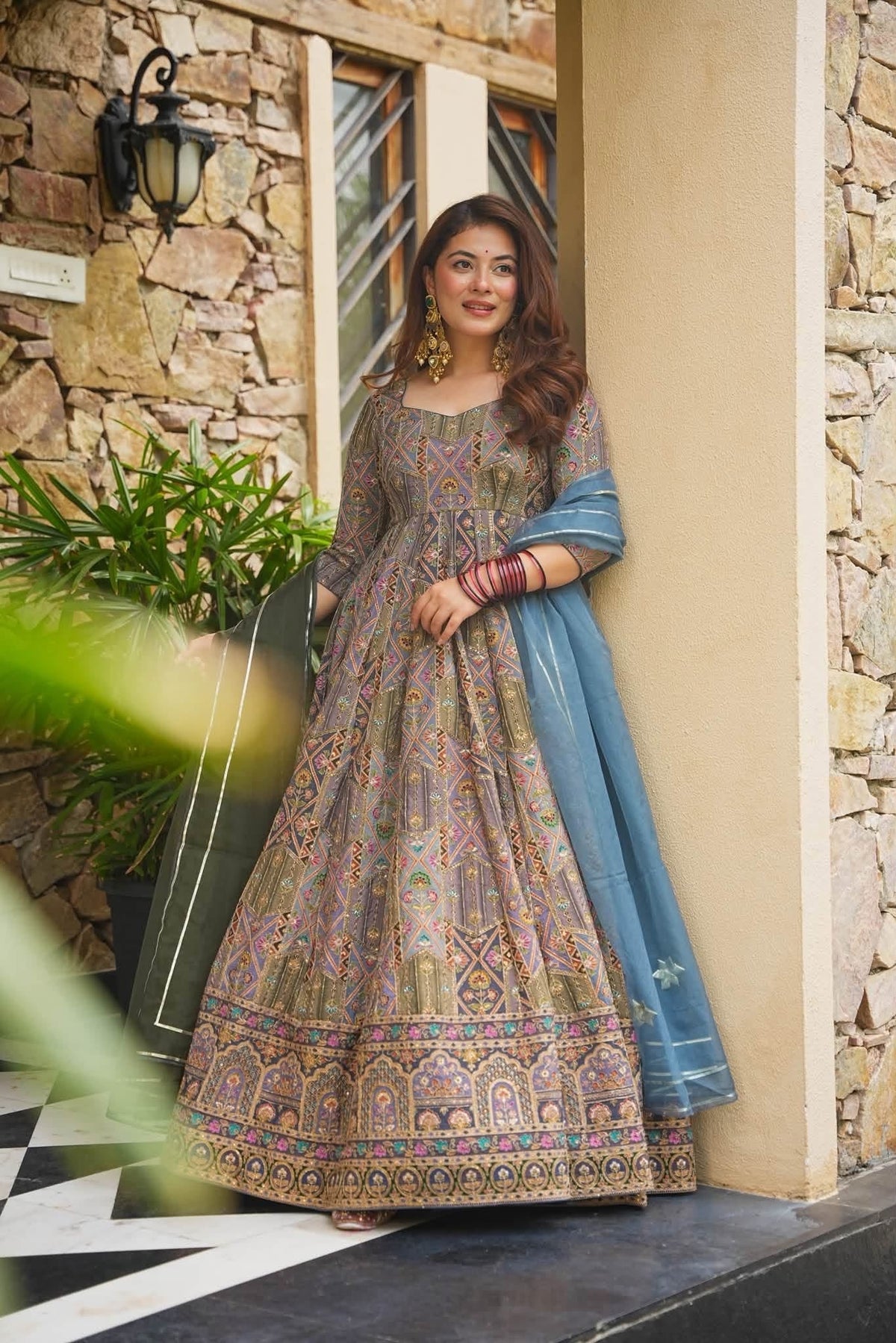 Beautiful Embroidered Anarkali Suit Set ❤️