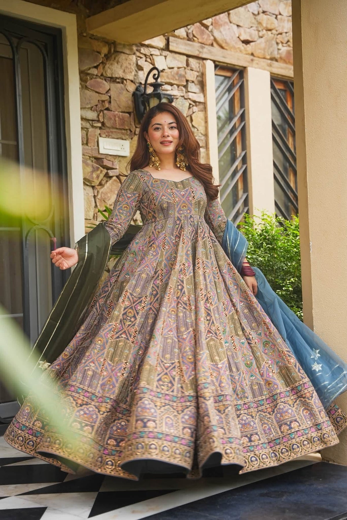 Beautiful Embroidered Anarkali Suit Set ❤️