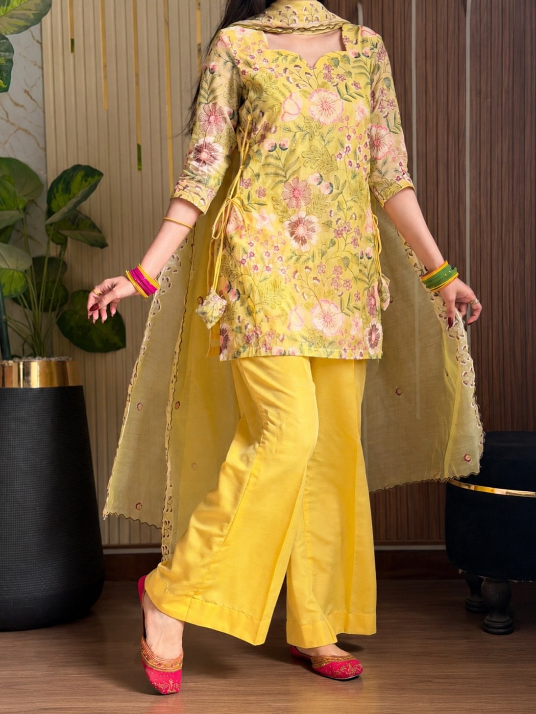 Beautiful Floral Pattern Kurta Set